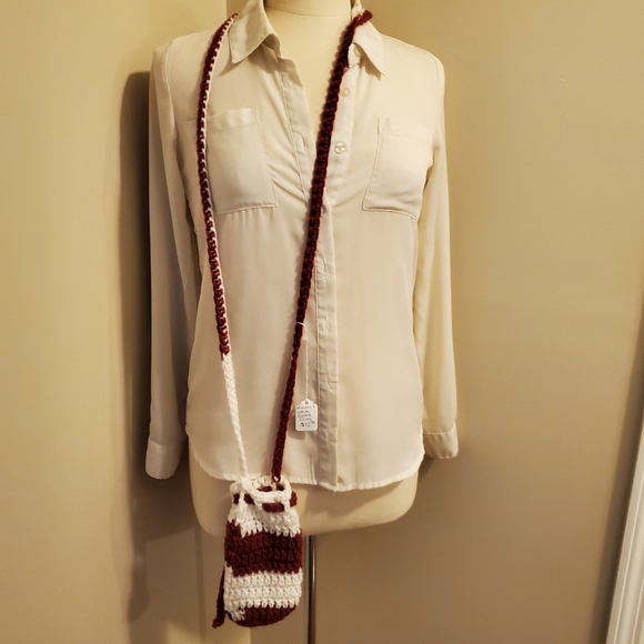 Handcrocheted maroon & white bottle sling - Picture 2 of 2